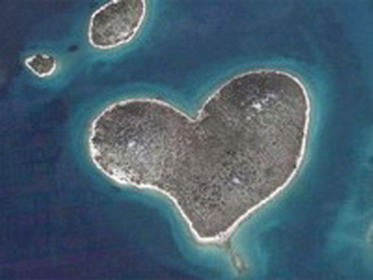 в хорватии найден остров в форме сердца